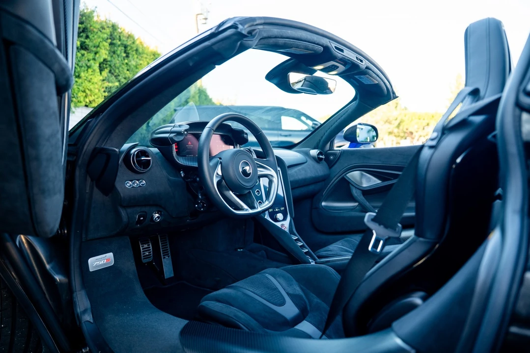 2024 McLaren 750S Spider - Image 2 of 21