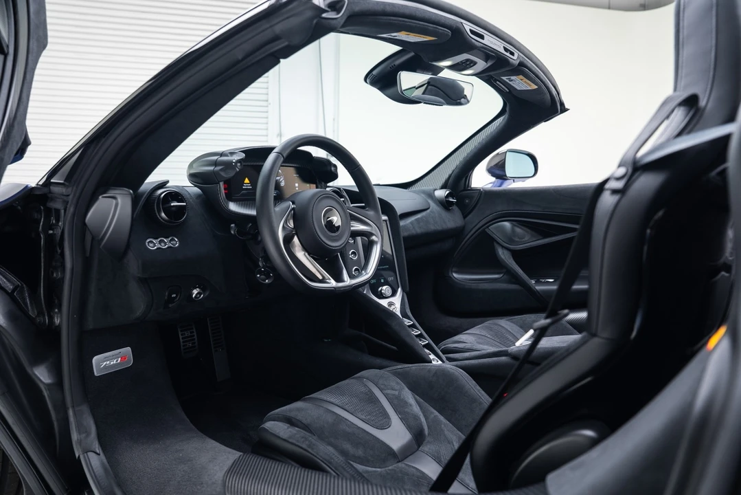 2024 McLaren 750S Spider - Image 2 of 21