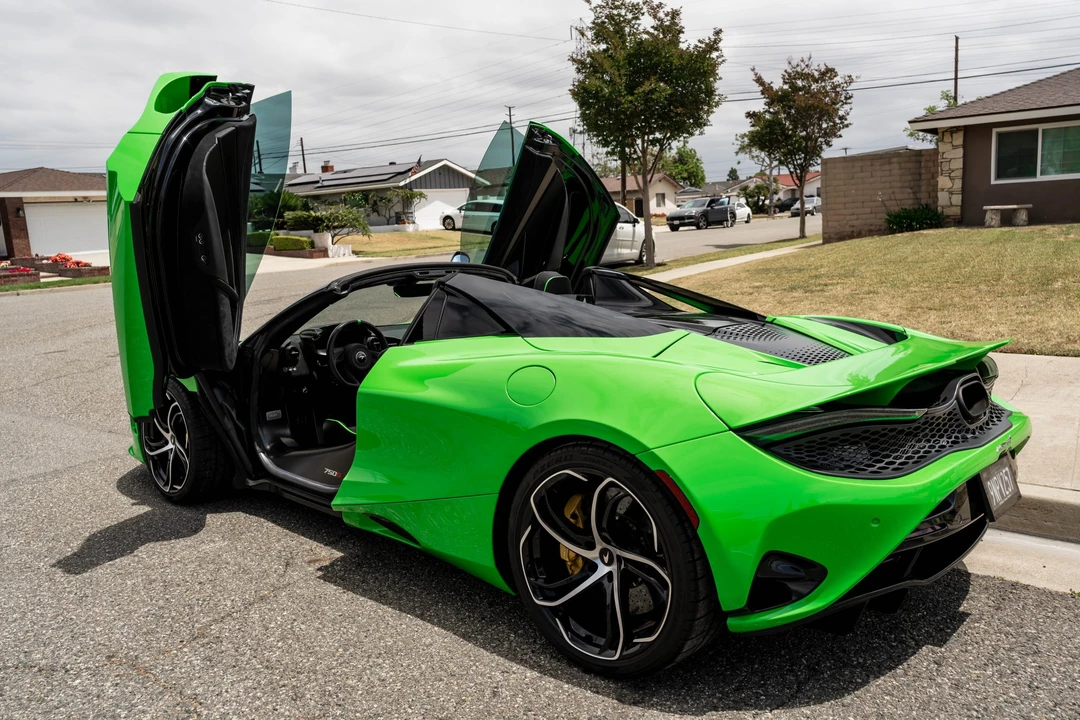 2024 McLaren 750S Spider - Image 6 of 31