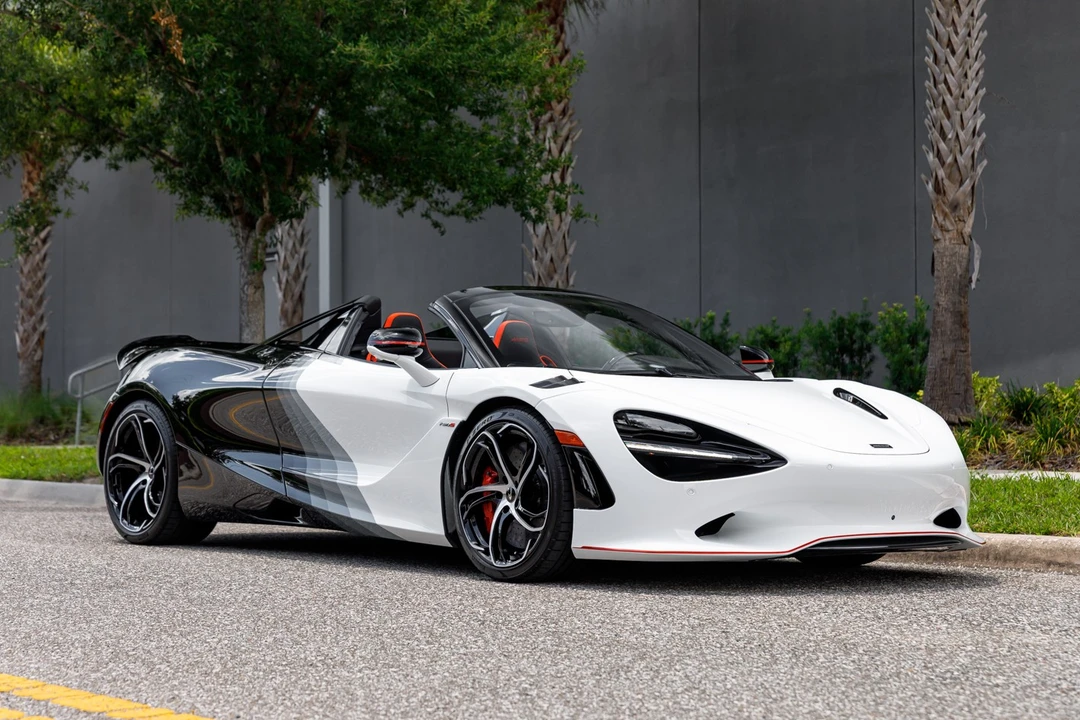 2024 McLaren 750S Spider - Image 2 of 6