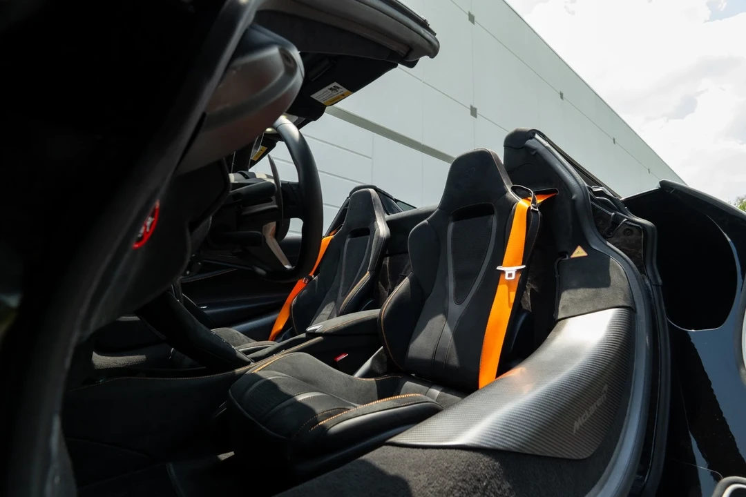 2024 McLaren 750S Spider - Image 8 of 12
