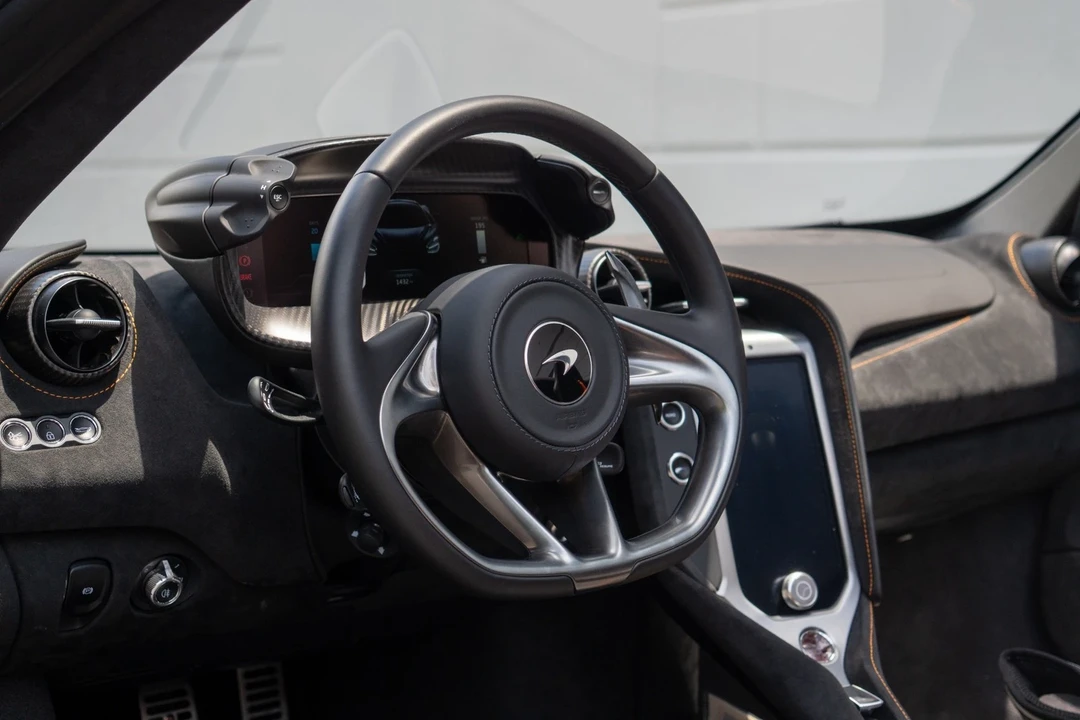 2024 McLaren 750S Spider - Image 6 of 12