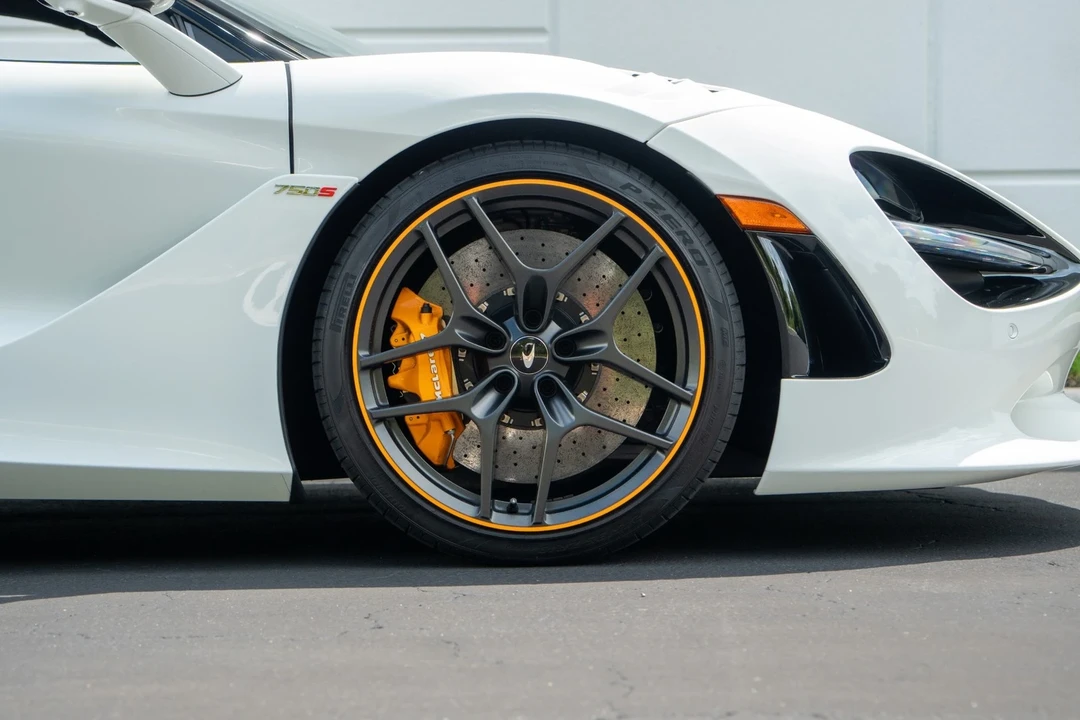 2024 McLaren 750S Spider - Image 11 of 12