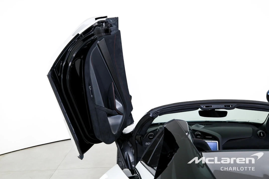 2024 McLaren 750S Spider - Image 12 of 12