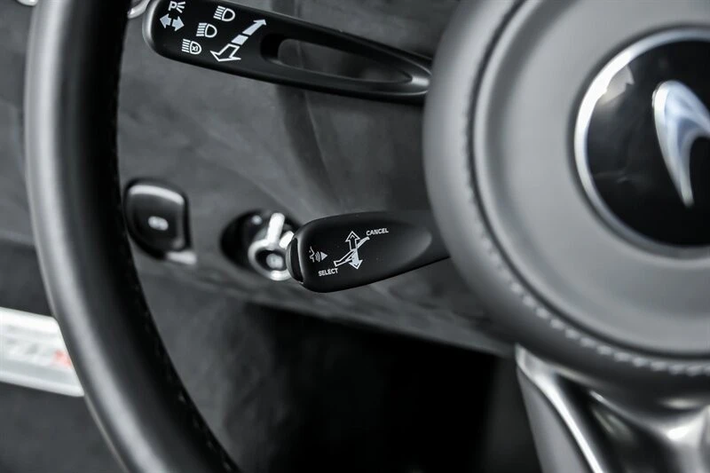 2024 McLaren - Image 29 of 31