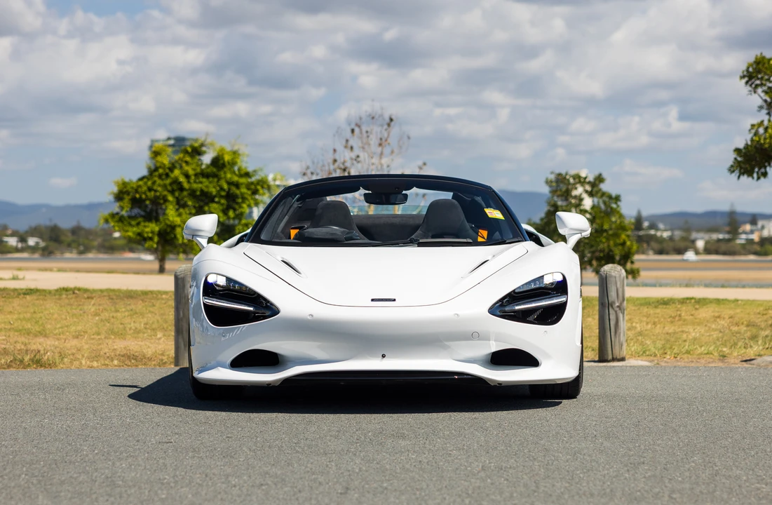 2024 McLaren 750S Spider - Image 2 of 31