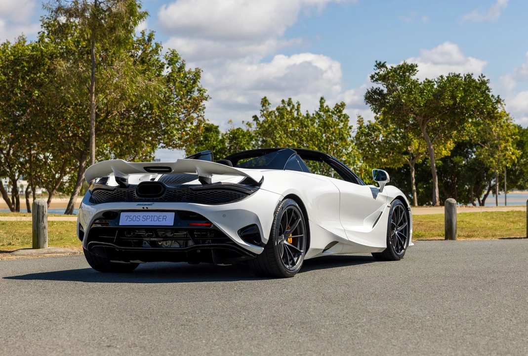 2024 McLaren 750S Spider - Image 7 of 31