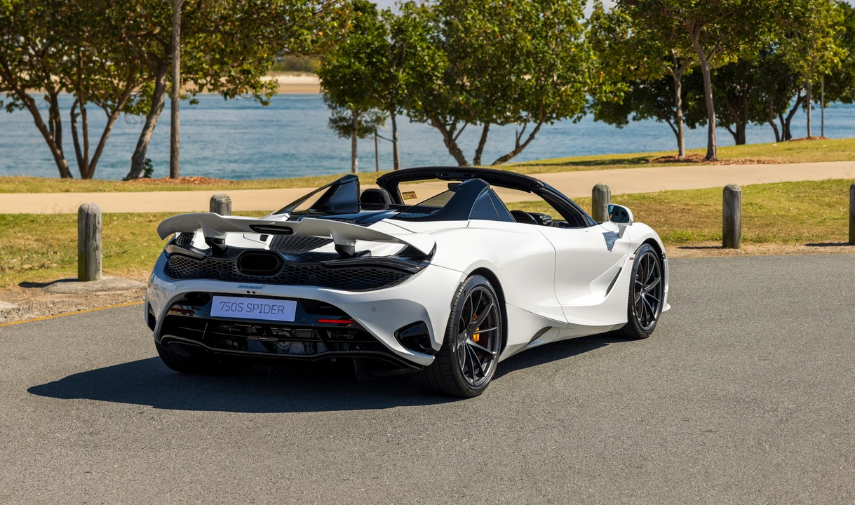 2024 McLaren 750S Spider - Image 14 of 31