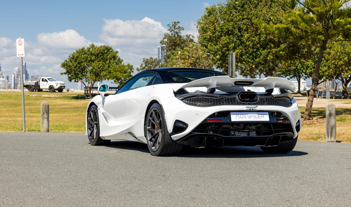 2024 McLaren 750S Spider - Image 5 of 31