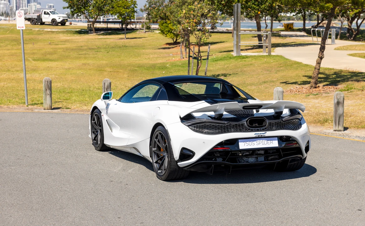 2024 McLaren 750S Spider - Image 12 of 31