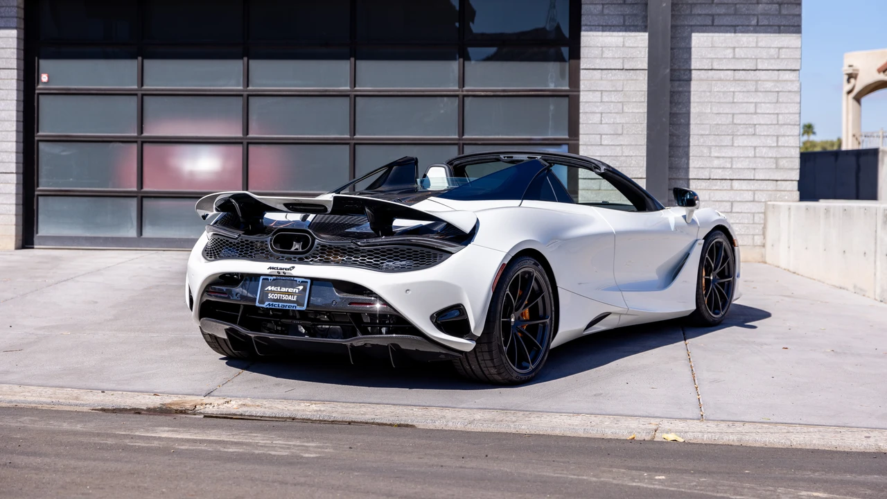 2024 McLaren 750S Spider - Image 13 of 31