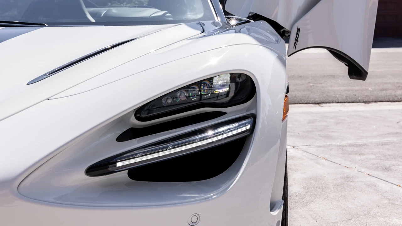 2024 McLaren 750S Spider - Image 20 of 31