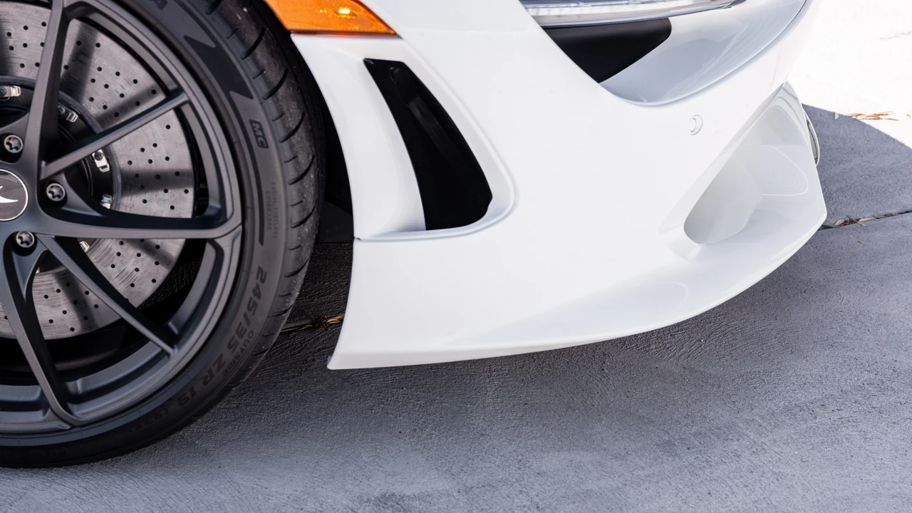 2024 McLaren 750S Spider - Image 24 of 31