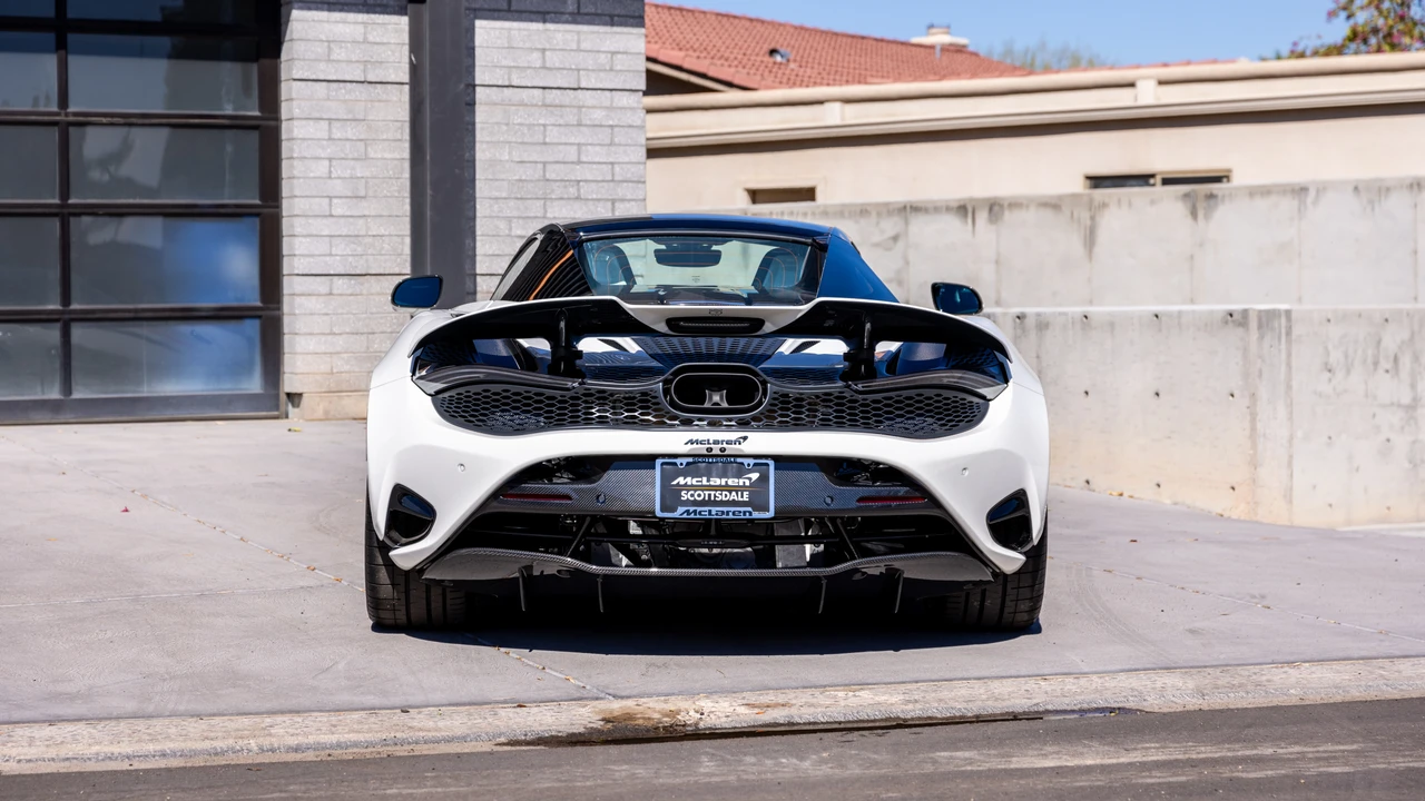 2024 McLaren 750S Spider - Image 7 of 31