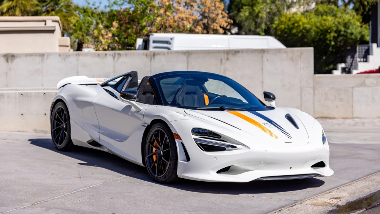2024 McLaren 750S Spider - Image 11 of 31