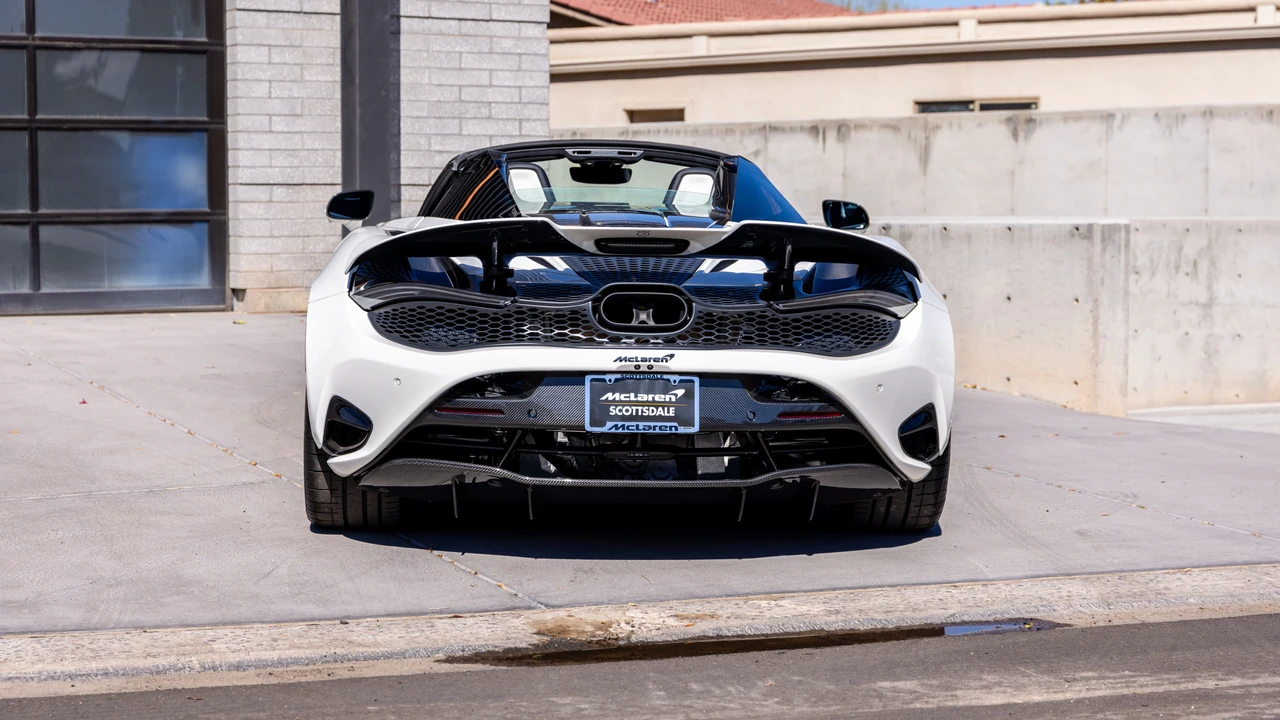 2024 McLaren 750S Spider - Image 14 of 31