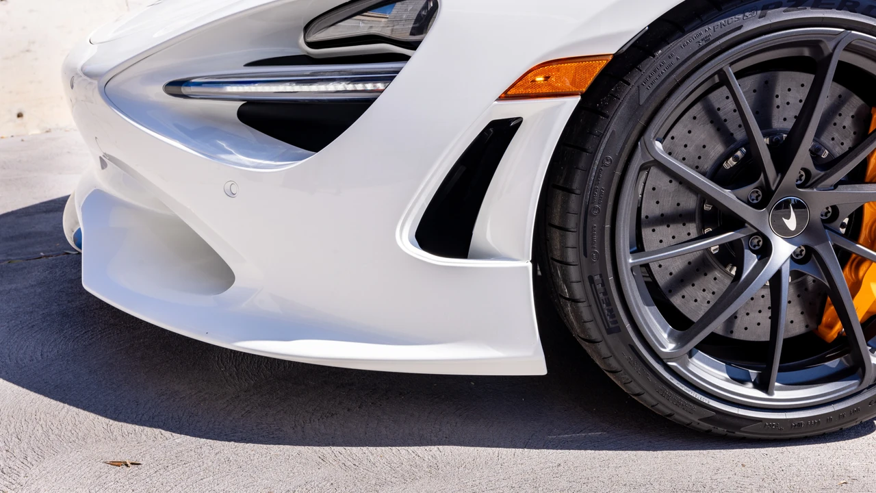2024 McLaren 750S Spider - Image 23 of 31