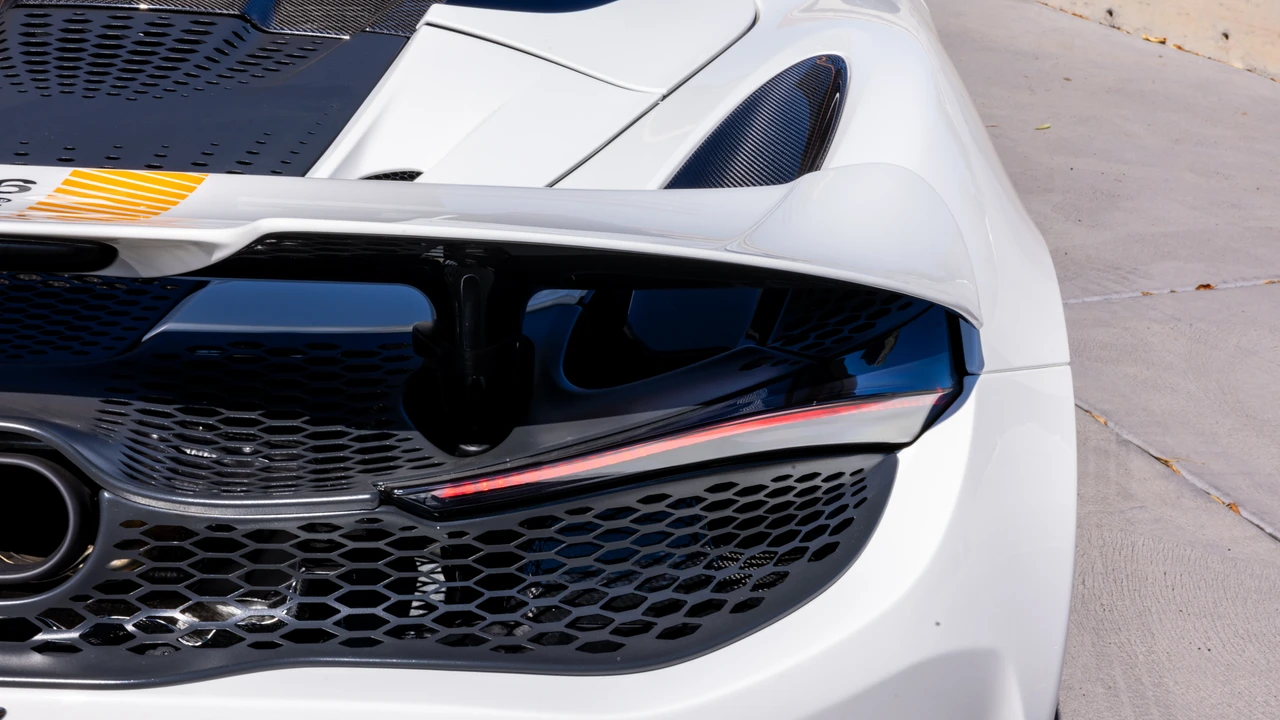 2024 McLaren 750S Spider - Image 22 of 31