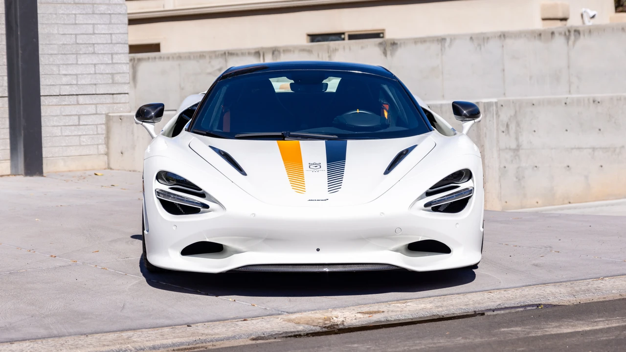 2024 McLaren 750S Spider - Image 3 of 31