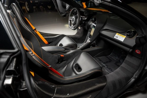 2024 McLaren 750S Spider - Image 4 of 9