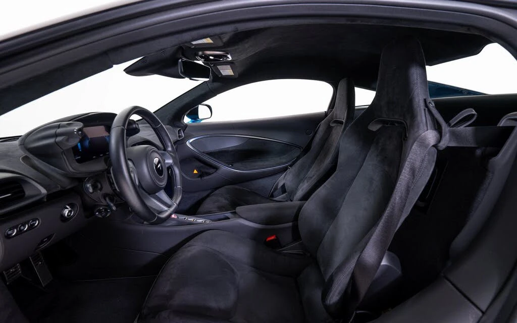 2024 McLaren Artura - Image 17 of 21