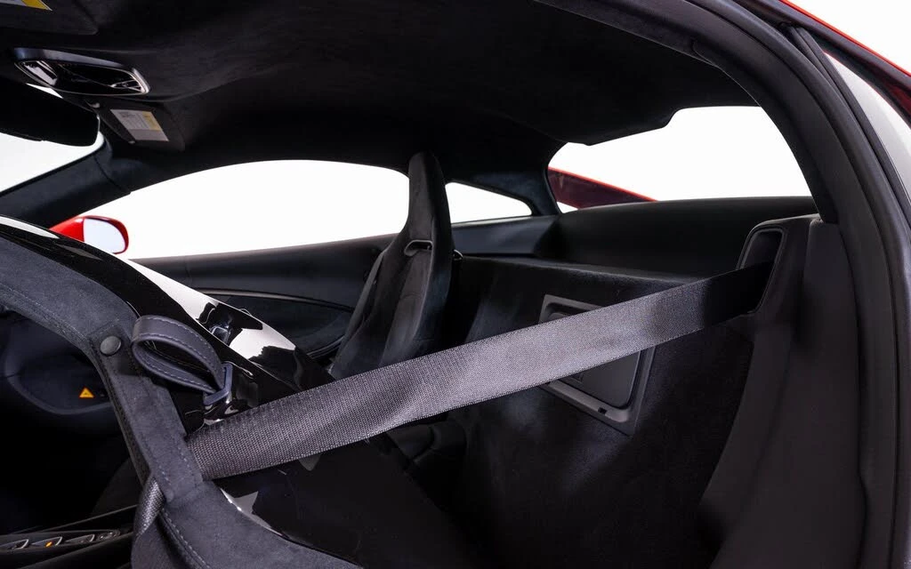 2024 McLaren Artura - Image 20 of 21