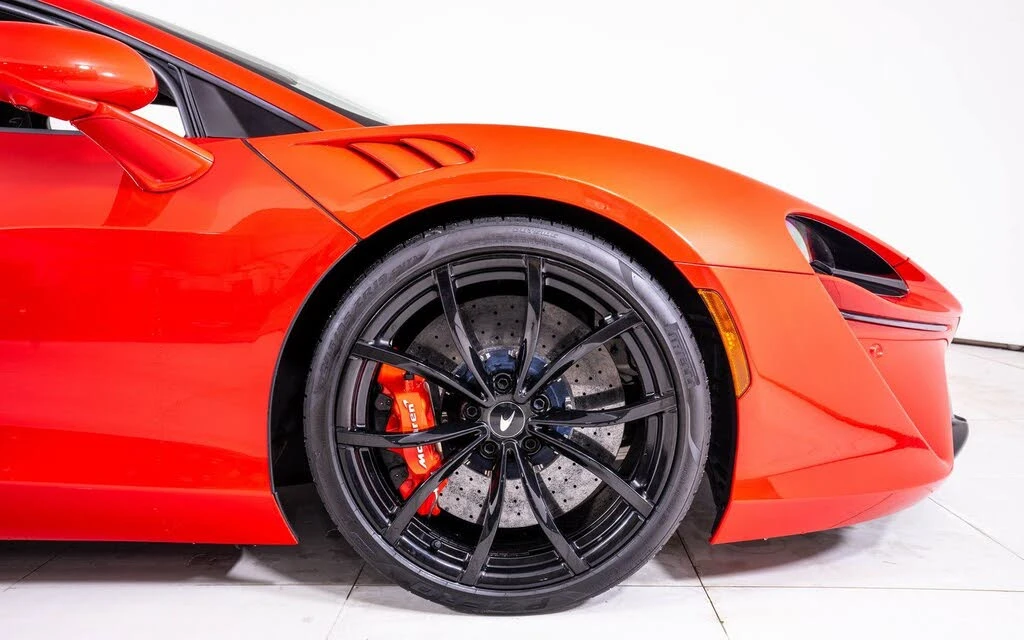 2024 McLaren Artura - Image 15 of 21