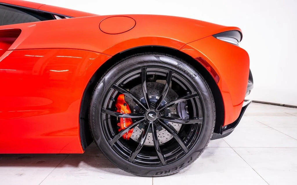 2024 McLaren Artura - Image 13 of 21