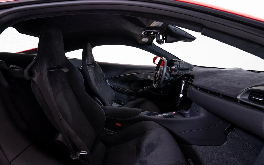 2024 McLaren Artura - Image 18 of 21