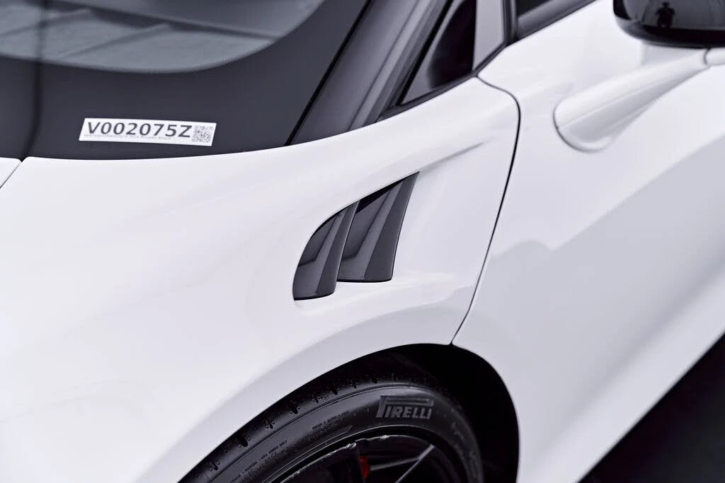 2024 McLaren Artura - Image 31 of 31