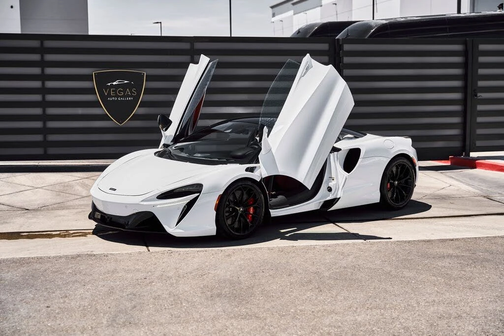 2024 McLaren Artura - Image 5 of 31