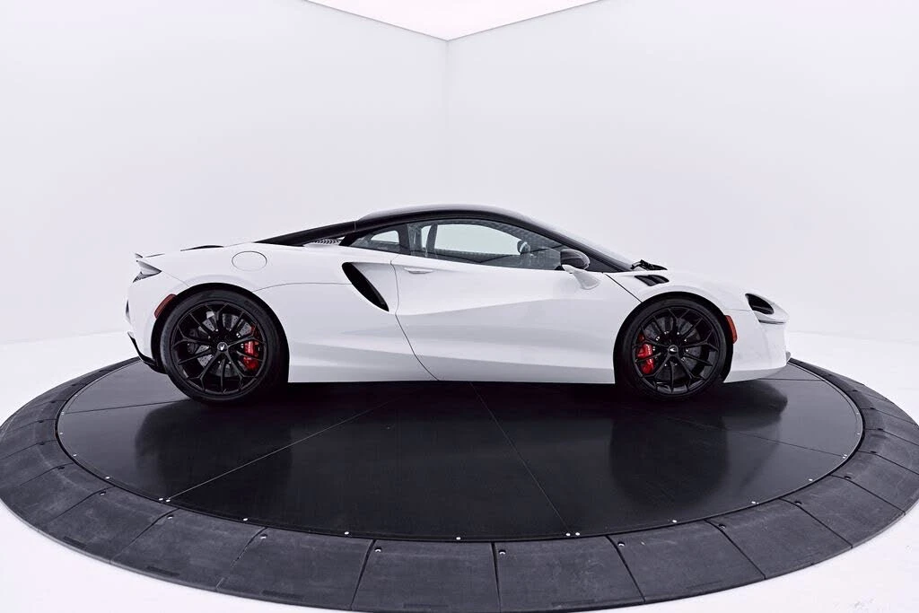 2024 McLaren Artura - Image 17 of 31