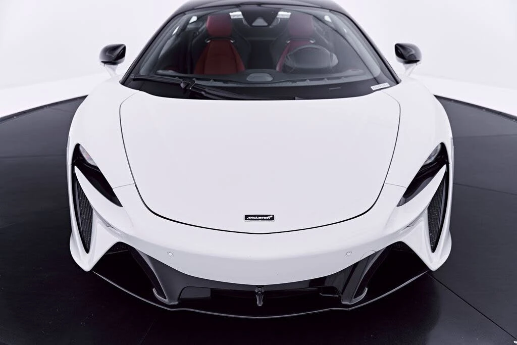 2024 McLaren Artura - Image 28 of 31