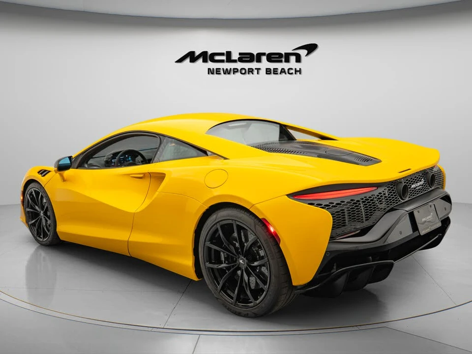 2024 McLaren Artura - Image 4 of 22