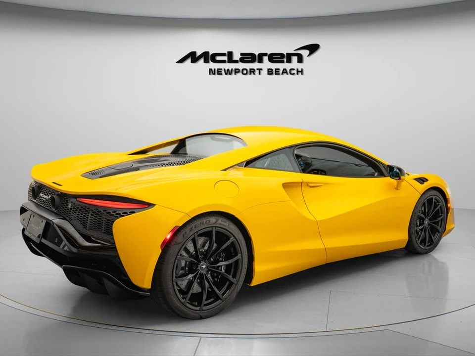 2024 McLaren Artura - Image 6 of 22