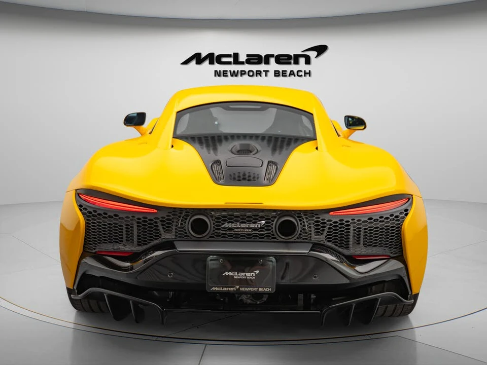 2024 McLaren Artura - Image 3 of 22
