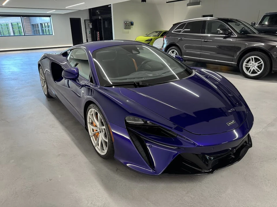 2024 McLaren Artura - Image 7 of 13