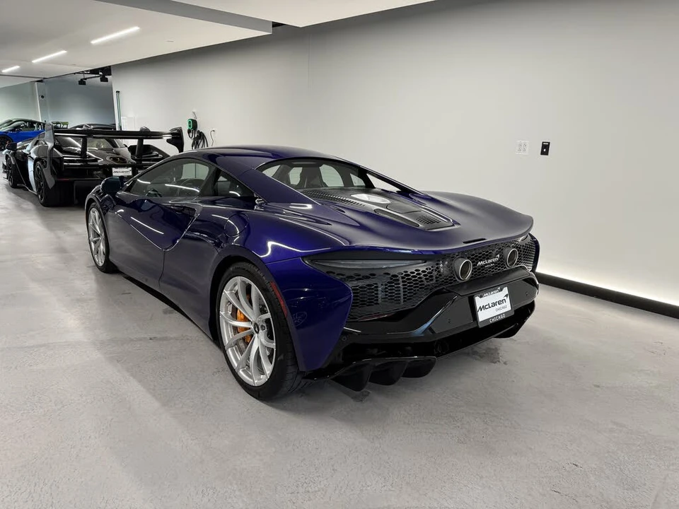 2024 McLaren Artura - Image 4 of 13