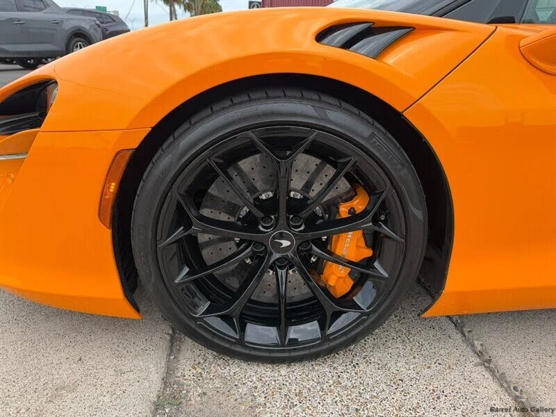 2024 McLaren Artura - Image 12 of 31