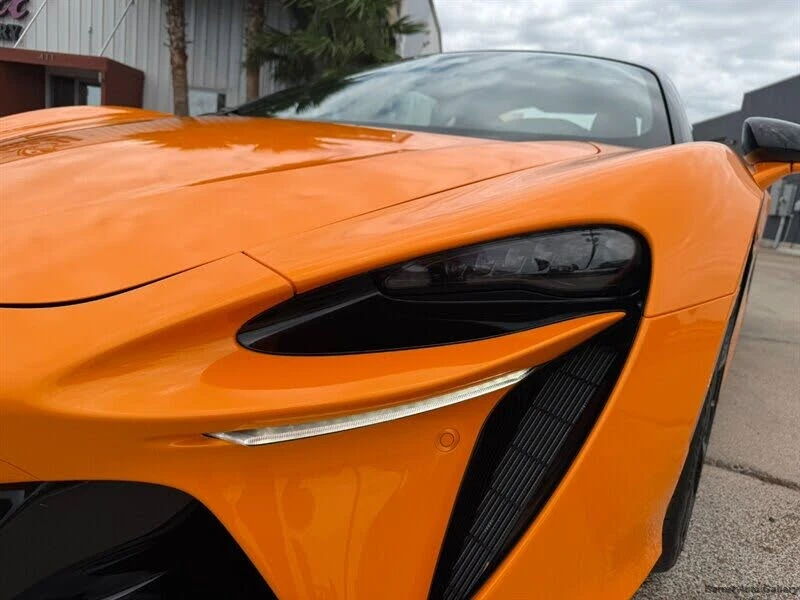 2024 McLaren Artura - Image 11 of 31