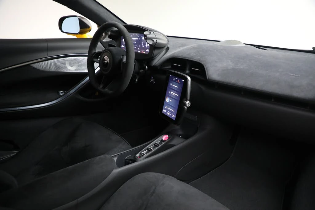 2024 McLaren Artura - Image 26 of 31