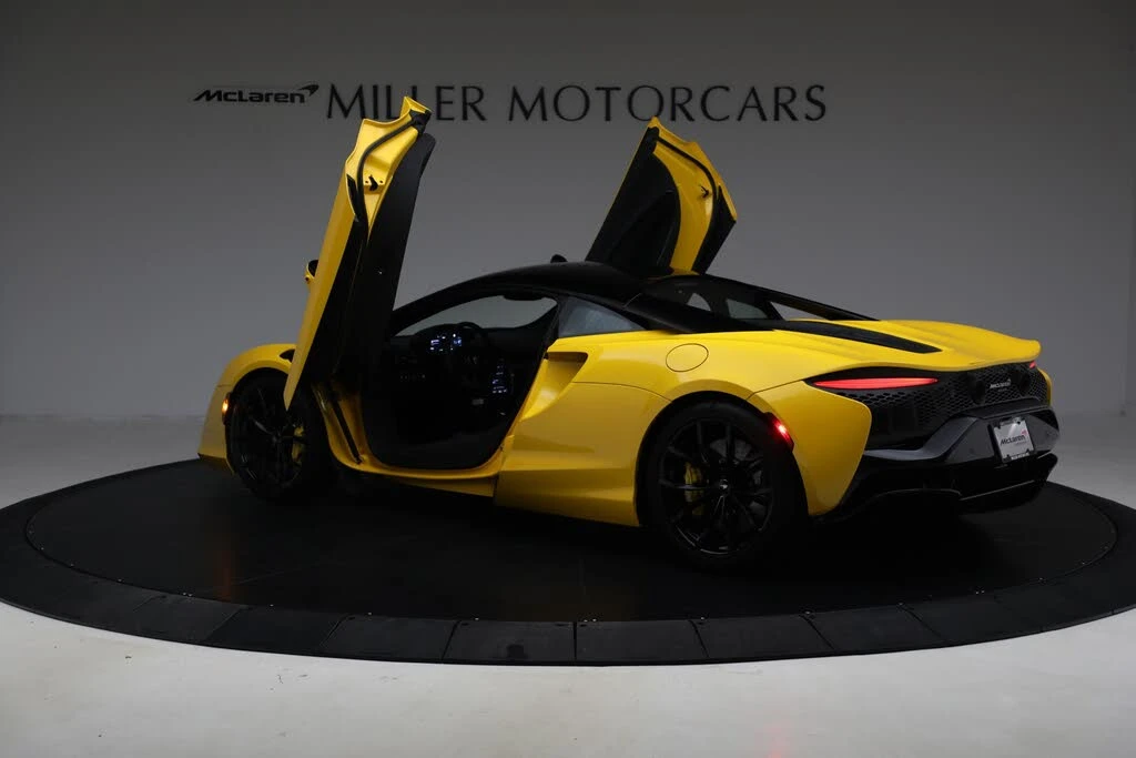 2024 McLaren Artura - Image 16 of 31