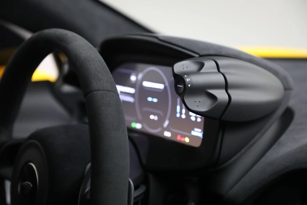 2024 McLaren Artura - Image 28 of 31