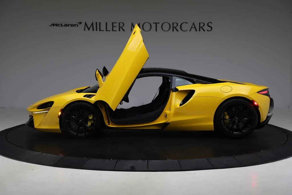 2024 McLaren Artura - Image 15 of 31