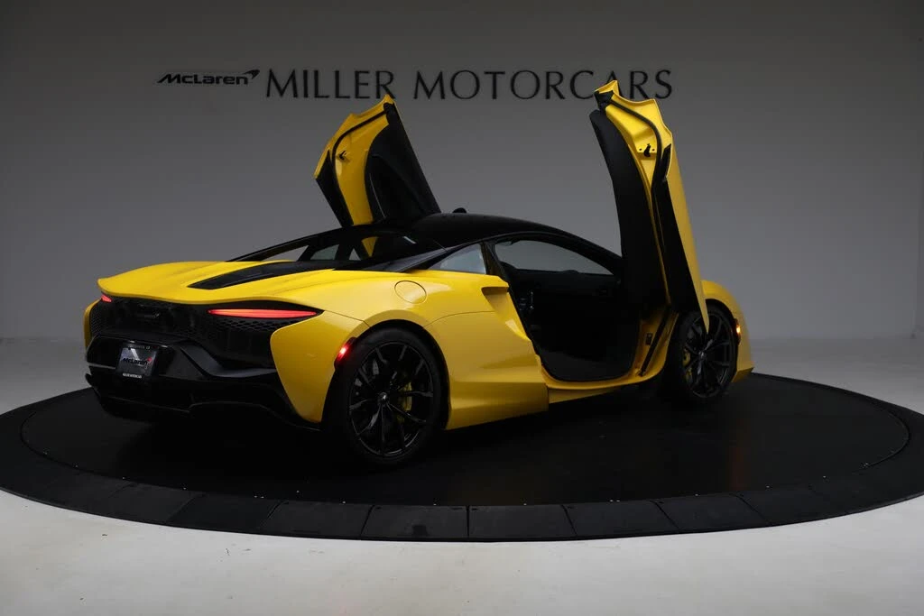 2024 McLaren Artura - Image 18 of 31