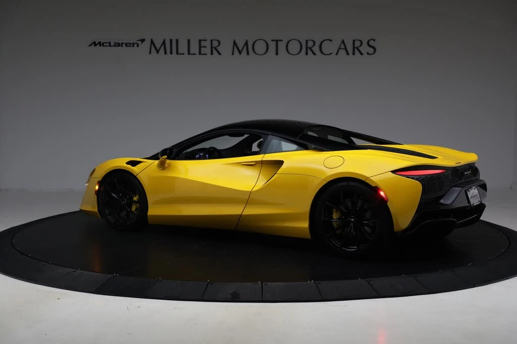 2024 McLaren Artura - Image 4 of 31