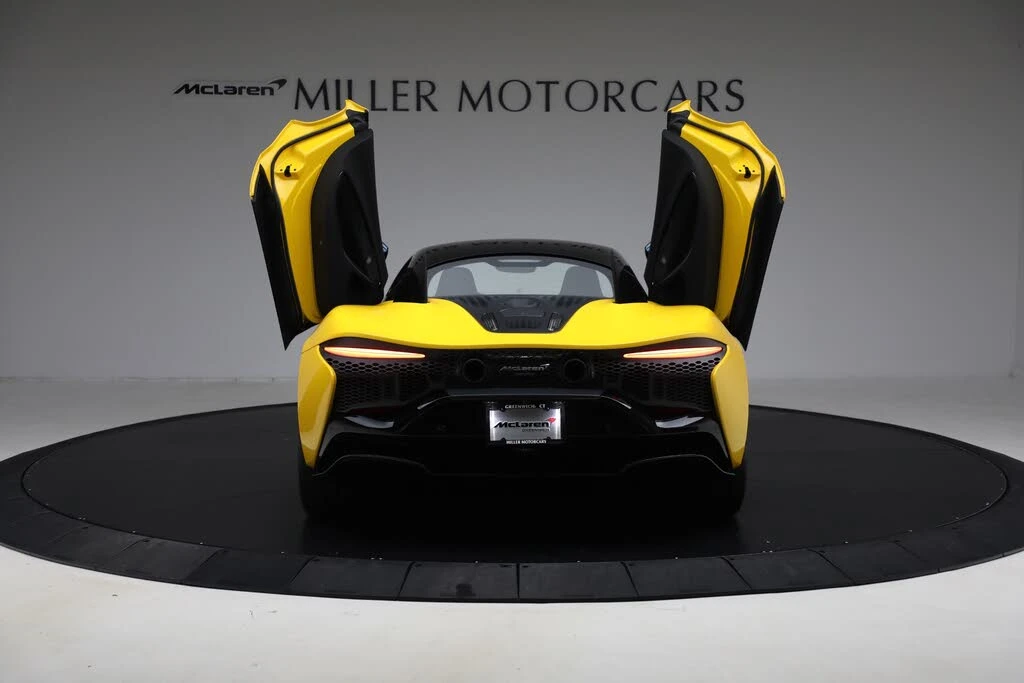 2024 McLaren Artura - Image 17 of 31