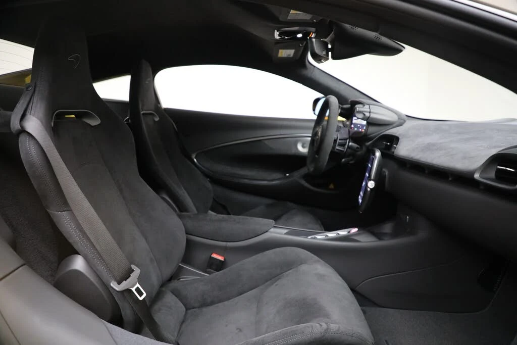 2024 McLaren Artura - Image 25 of 31