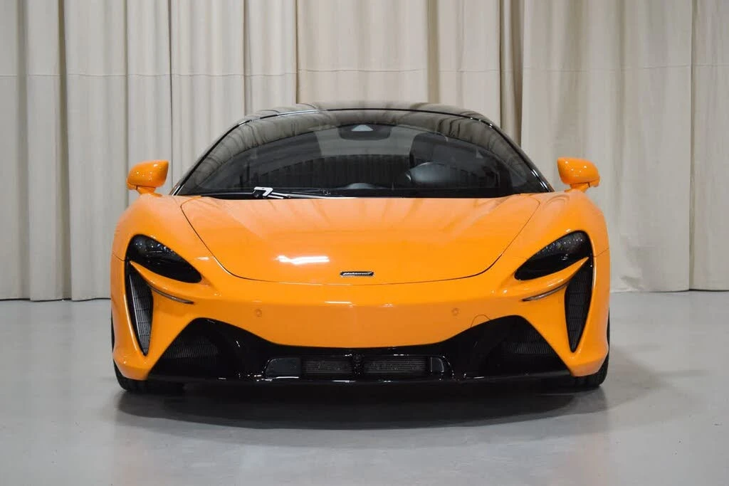 2024 McLaren Artura - Image 8 of 31