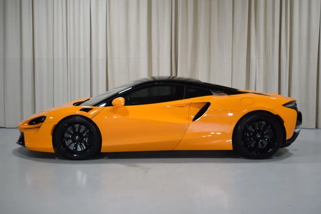 2024 McLaren Artura - Image 4 of 31